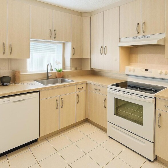 Building Photo - 10835 SW 112th Ave