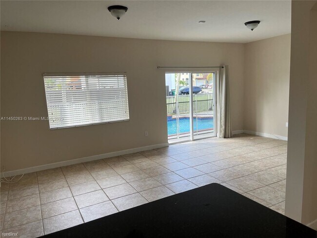 Foto del edificio - 3 br, 2 bath House - 15480 SW 10th St