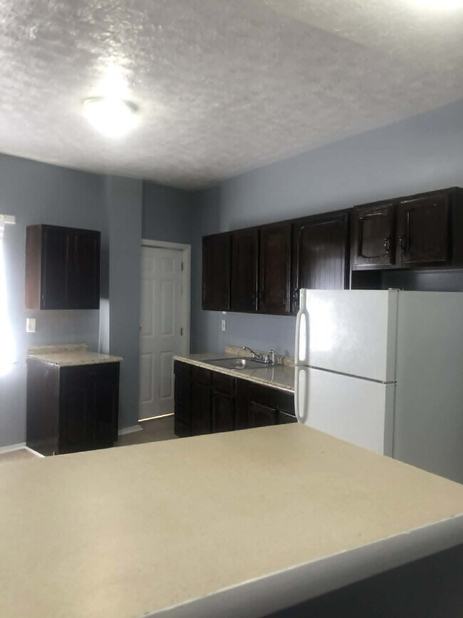 Foto del edificio - Welcome home to this charming 2-bedroom gem on St. Benedict Street!