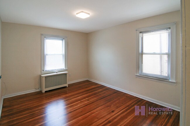 Foto del edificio - 37-18 21st Ave