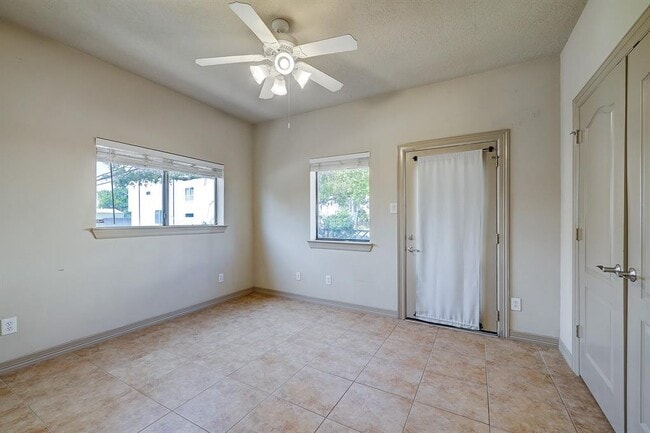 Building Photo - 5701 Kiam St