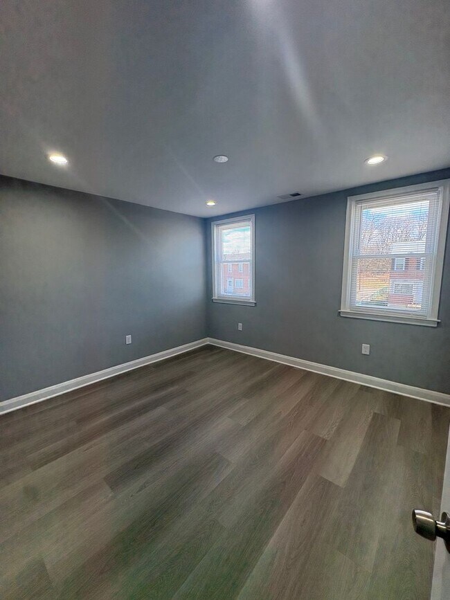 Foto del edificio - ** 3 BEDROOM TOWNHOME AVAILABLE**