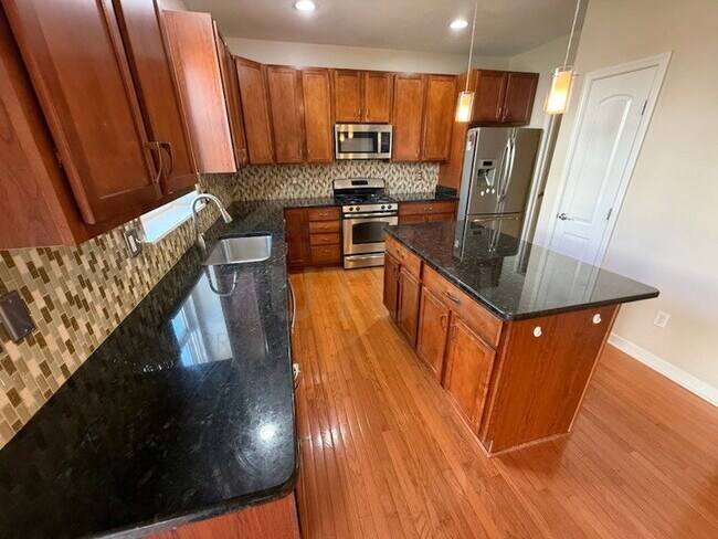 Foto del edificio - 51124 Hallfield St