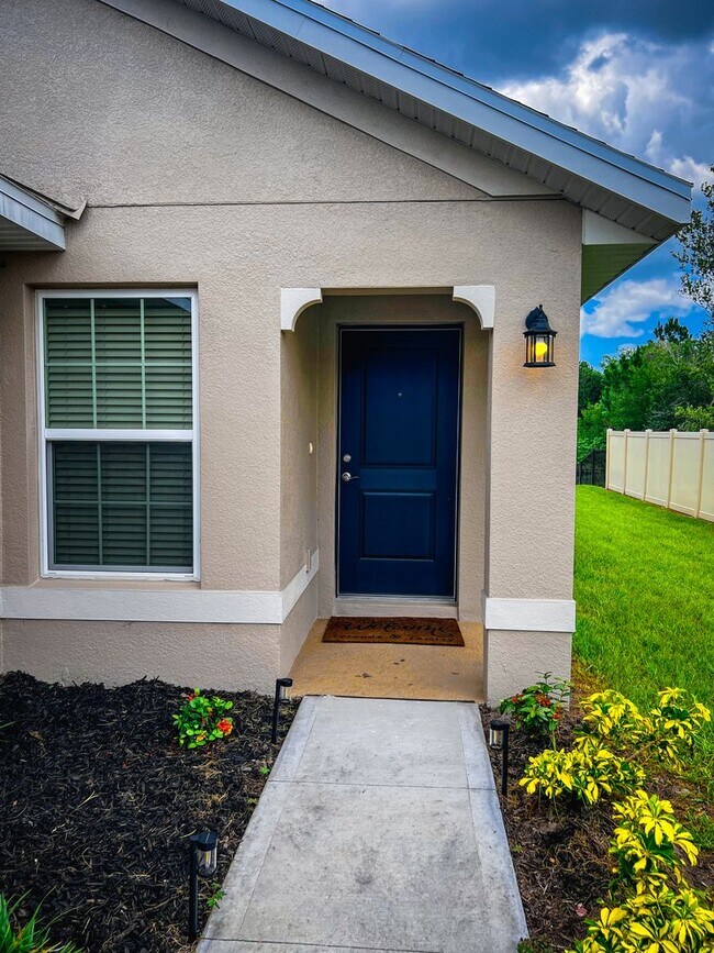 Foto del edificio - Beautiful 3 Bedroom Home with Pond View & No Rear Neighbors