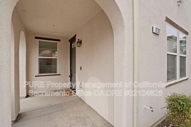 Foto del edificio - 8292 Crystal Walk Cir