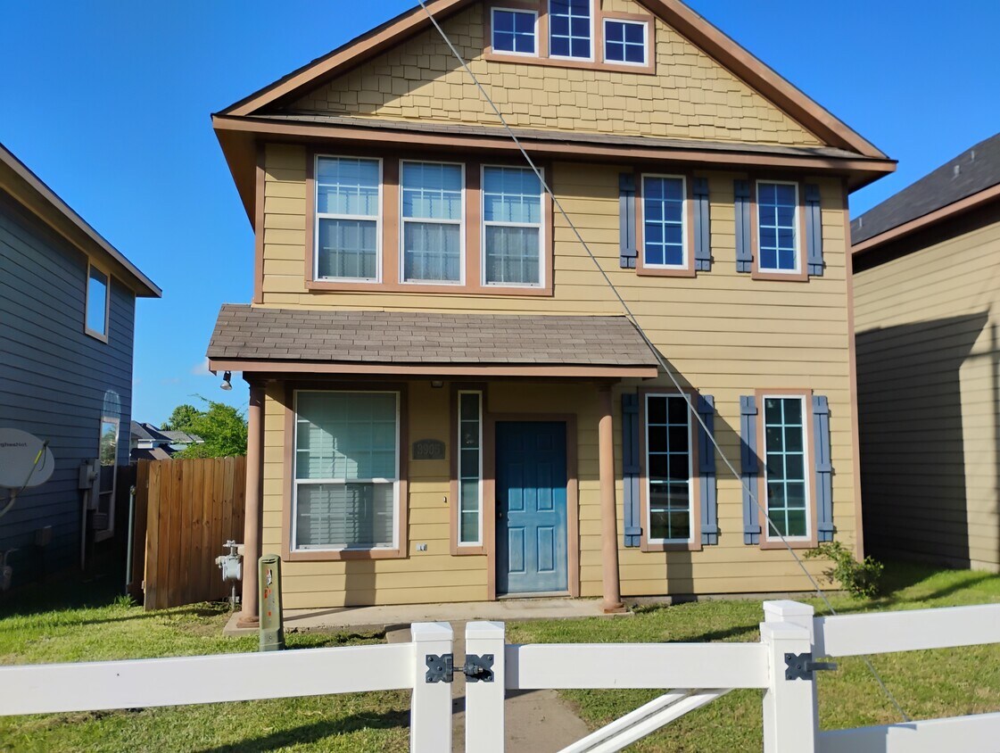 Foto principal - 3905 Victoria Ave