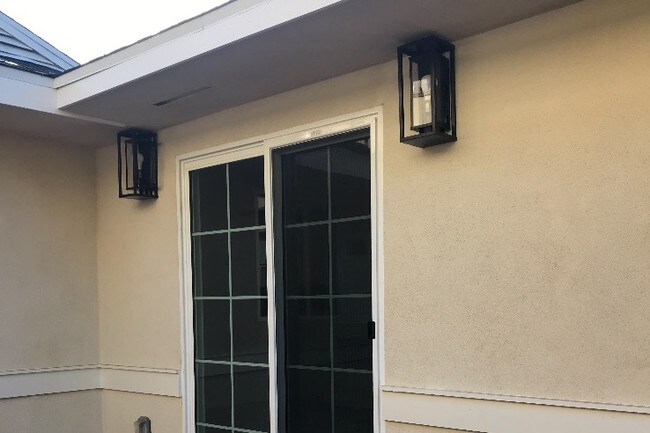 sliding door opens to private patio - 1900 Lincoln Ave