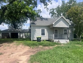 Building Photo - 709 Harrison Ln