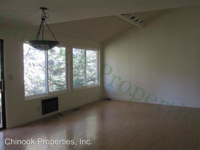Building Photo - 2132 McLean Blvd
