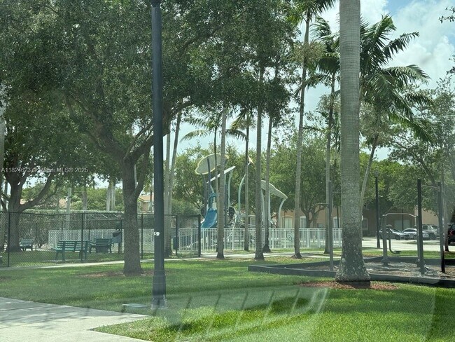 Foto del edificio - 2317 SE 10th St