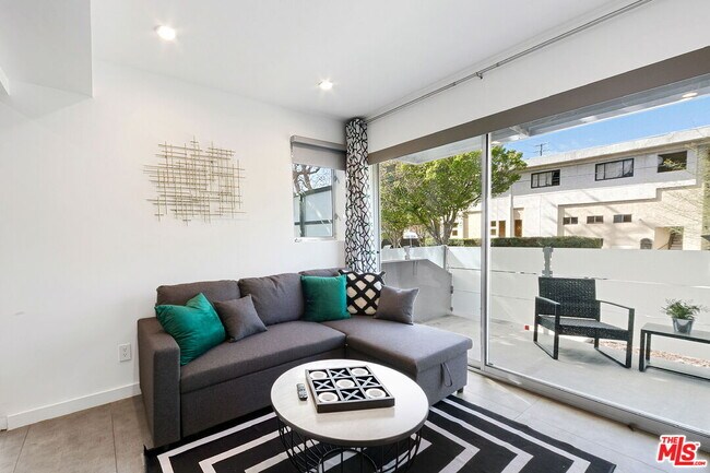 Foto del edificio - 7198 Formosa Fusion Ct