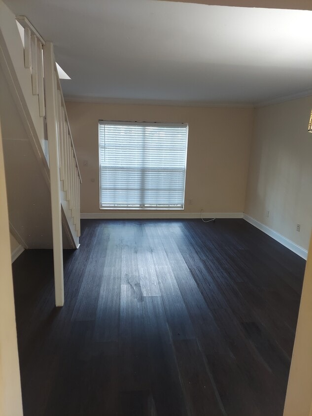 Living room - 2949 Day Ave