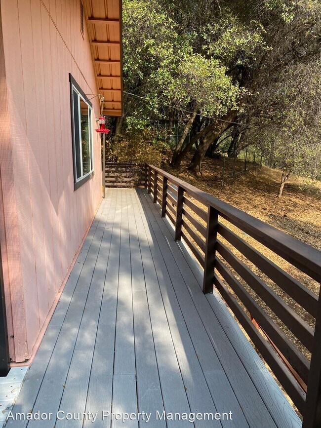 Building Photo - 1 br, 1 bath House - 16979 "B" Ridge Rd