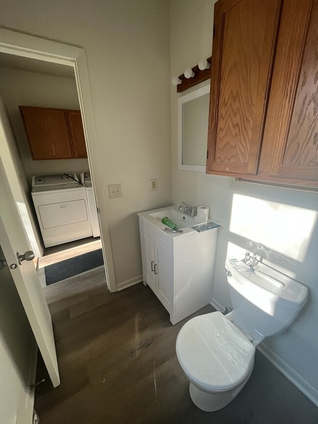 Foto del edificio - 48 Eastmanville St