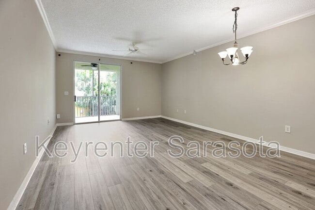 Building Photo - 5700 Bentgrass Dr
