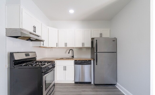 Cocina clásica (1BR, 1BA 788SF) - Hamilton Court East Apartments