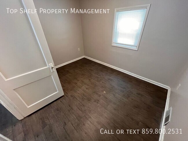 Building Photo - 3 Bedroom Near Downtown!