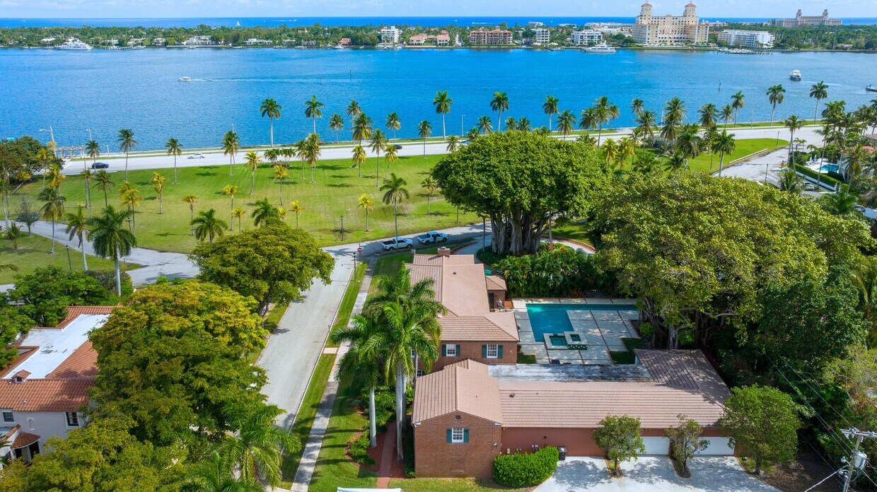 Primary Photo - 1125 N Flagler Dr