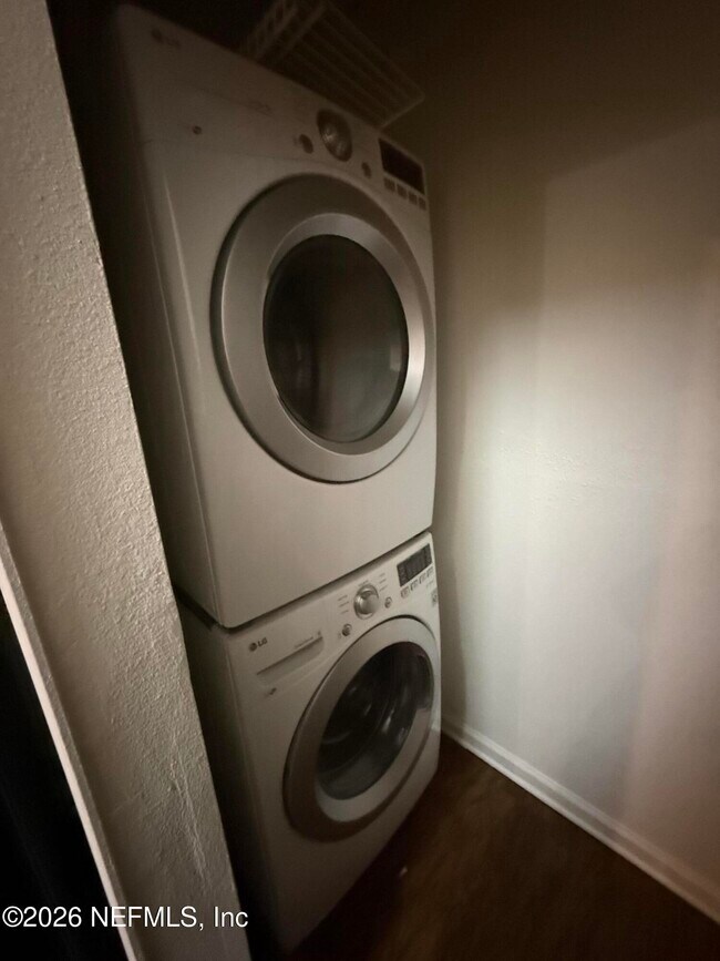 Foto del edificio - 6099 Maggies Cir