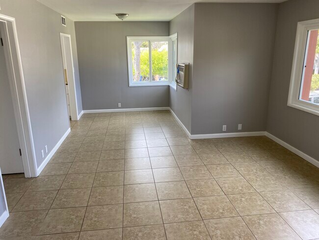 Photo - 8314 Sargent Ave Apartments