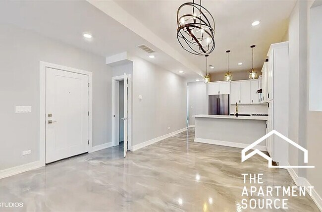 Foto del edificio - 3255 N Elston Ave