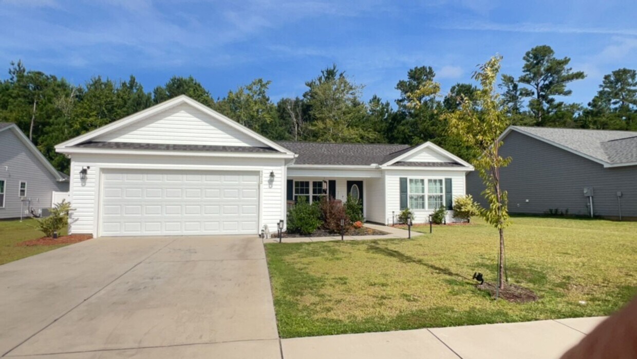 Building Photo - COMING SOON - IDEAL rental for easy commut...