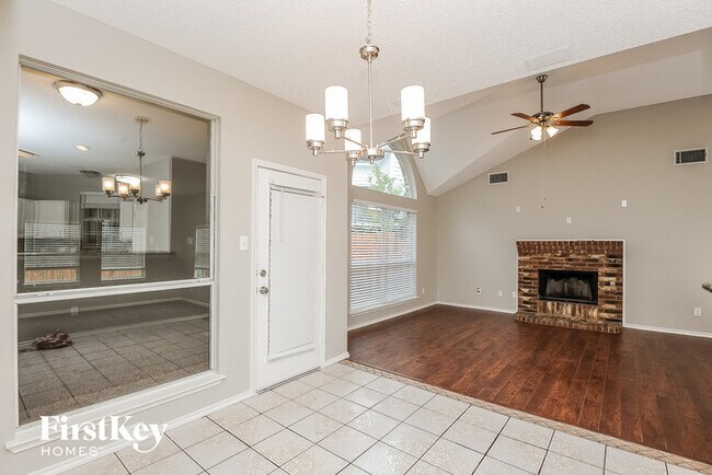 Foto del edificio - 1411 Springwood Dr