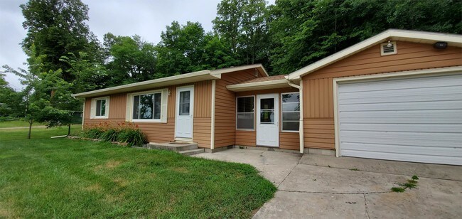 Building Photo - 10978 Eagle Lake Rd