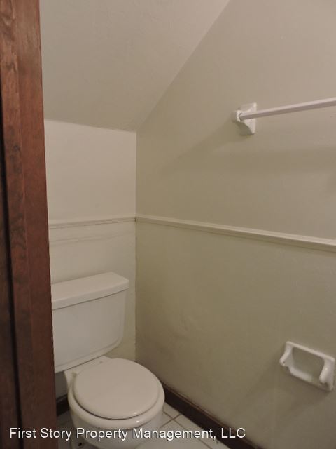 Building Photo - 2 br, 1.5 bath House - 611 Acorn Grove Court