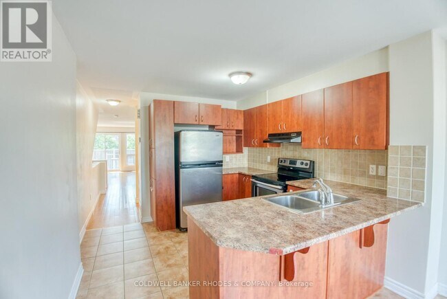 Building Photo - 114 Brentmore Private