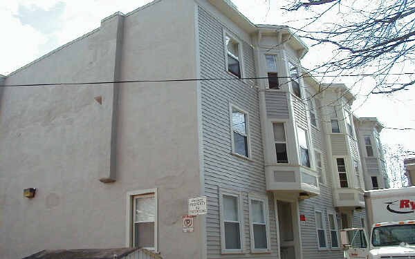 Primary Photo - 3 Vine Ave