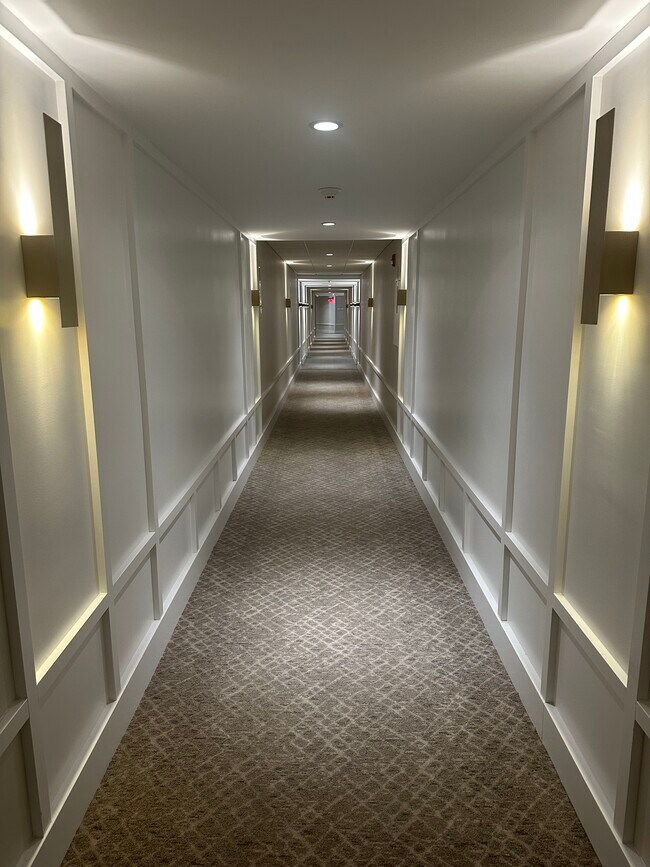 Foto del edificio - 1637 Oakwood Dr