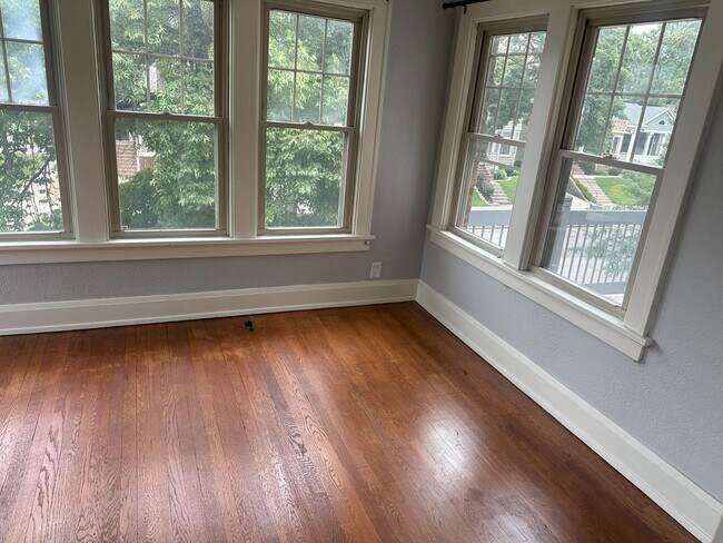 Foto del edificio - 1645-1647 N Astor St