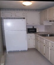 Building Photo - 179 Presidents Ln