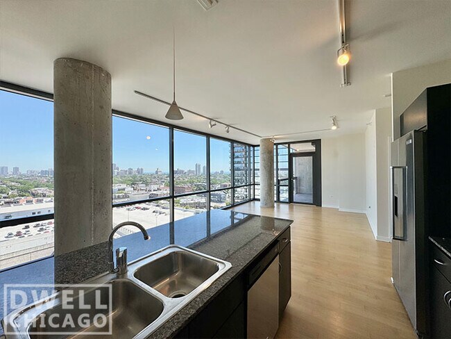 Foto del edificio - 860 W Blackhawk St