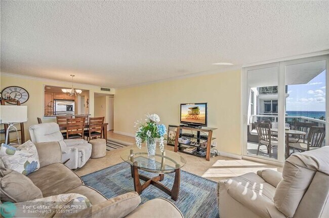 Foto del edificio - 3015 N Ocean Blvd