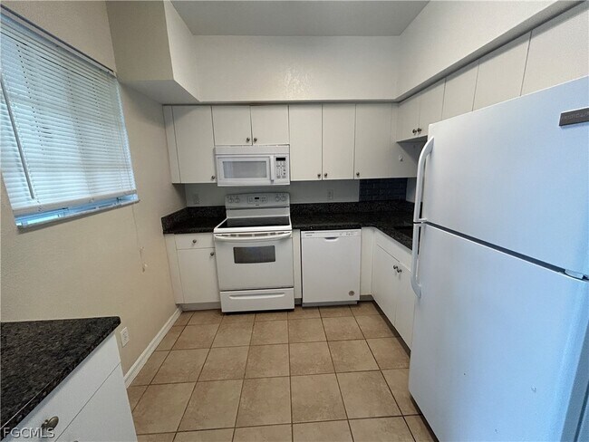 Building Photo - 8342 Bernwood Cove Loop