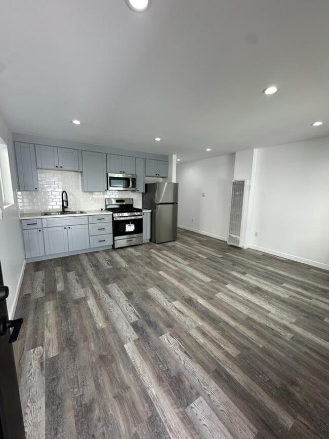 Foto del edificio - 626 W 54th St