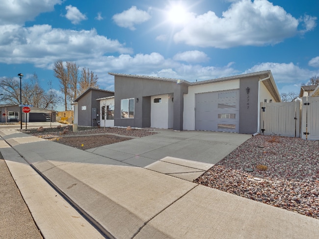 Building Photo - 2747 Storm Ave