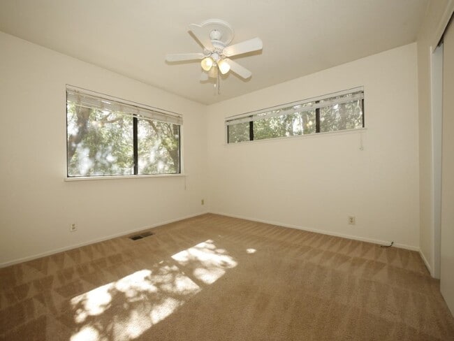 Building Photo - 27252 Cedar Bow Ct