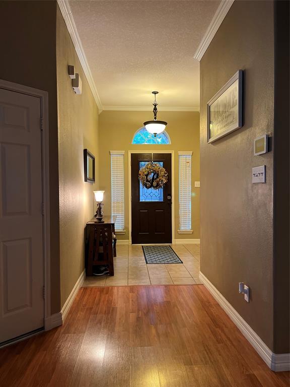 Building Photo - 15018 Summer Knoll Ln