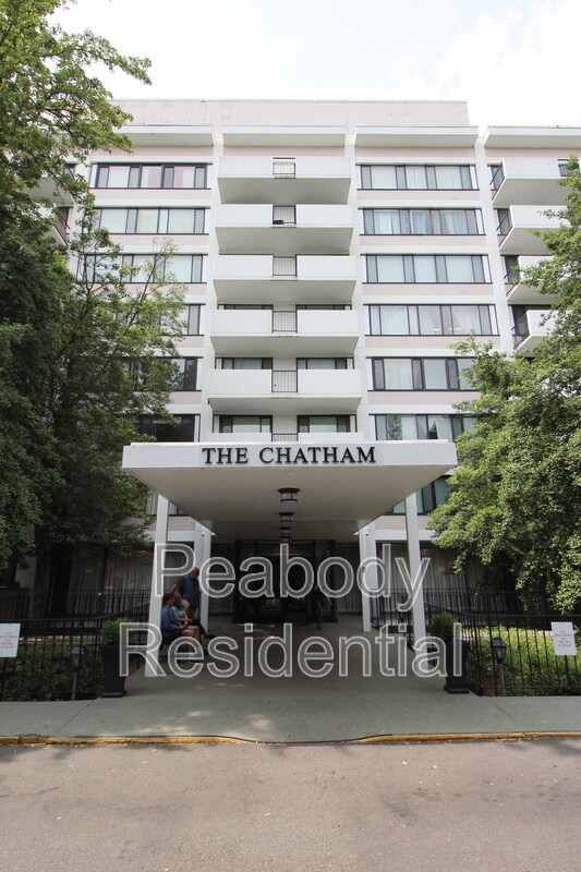 Foto principal - 4501 Arlington Blvd