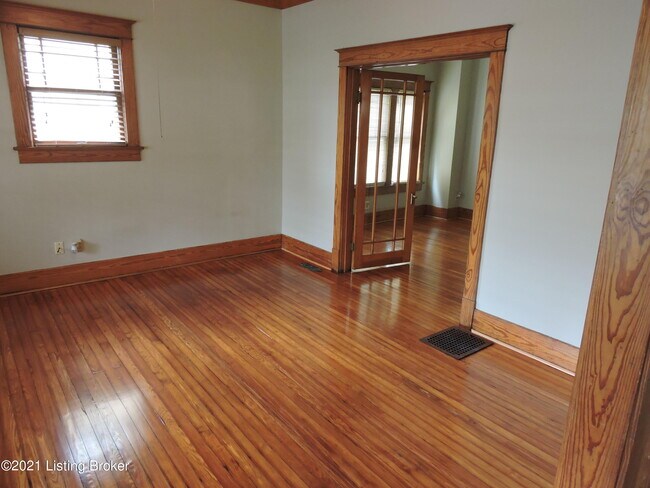 Building Photo - 670 N Barbee Way