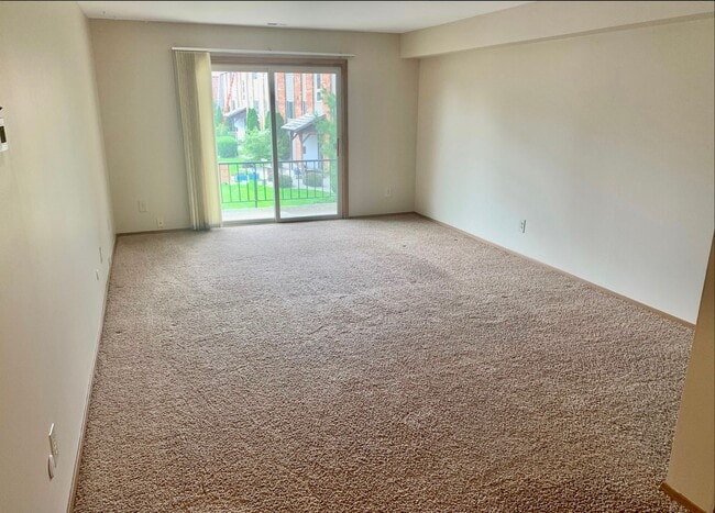 Foto del edificio - Charming 2-Bedroom Apartment with Balcony ...