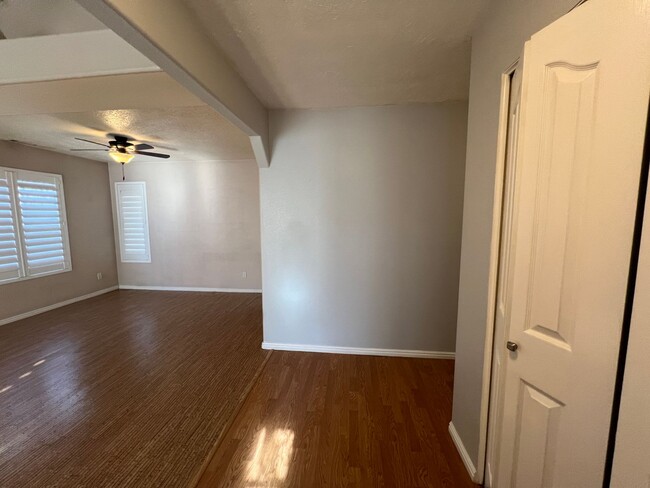 Foto del edificio - 3 bed - 2 bath Single Family Home!