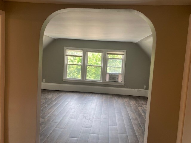Building Photo - 5521 N Forest Glen Ave