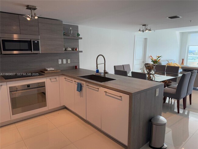 Foto del edificio - 400 Sunny Isles Blvd