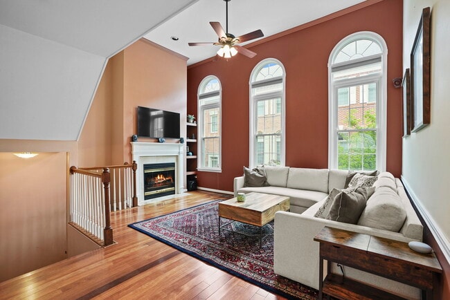 Building Photo - 2442 Garnett Dr