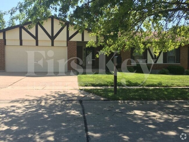 Building Photo - 15426 Cousteau Dr