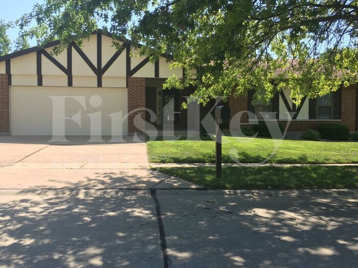 Primary Photo - 15426 Cousteau Dr